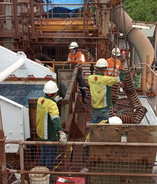 Change Out Belt on Conveyor Belt Magnet 3