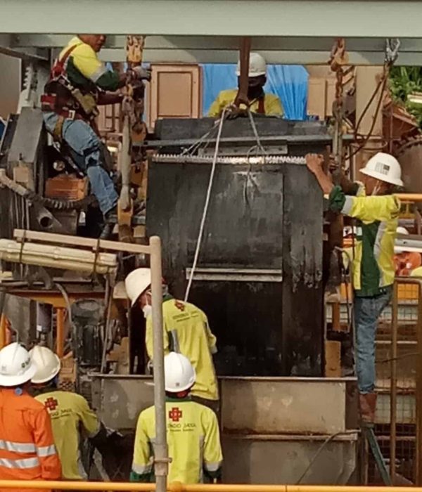Change Out Belt on Conveyor Belt Magnet 4
